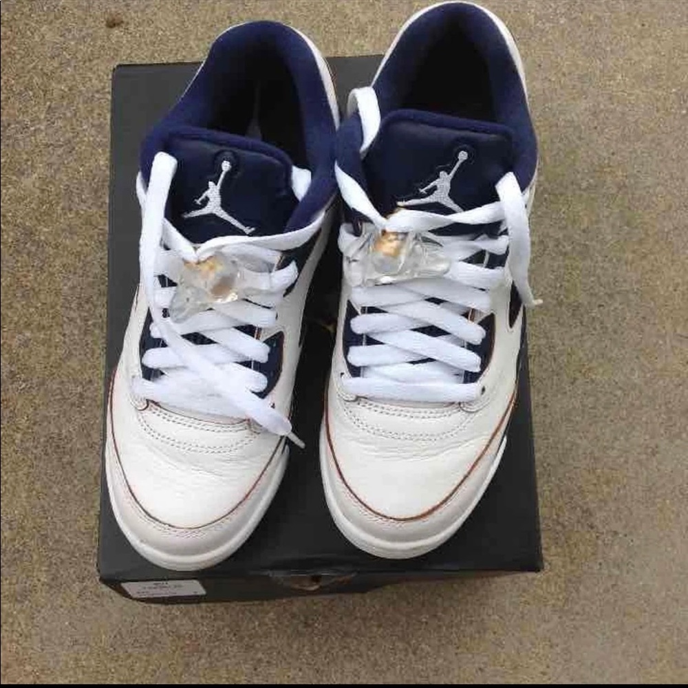 Jordan Sneakers - Picture 2 of 4